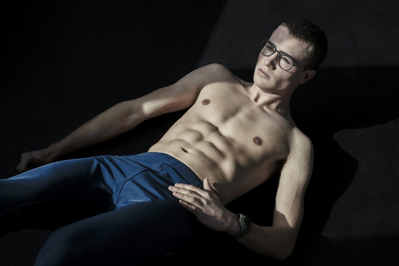 specs minimalistic